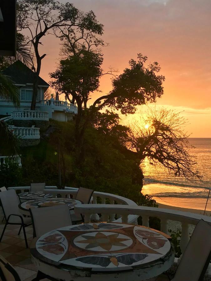 Mar Y Oro Contadora Island